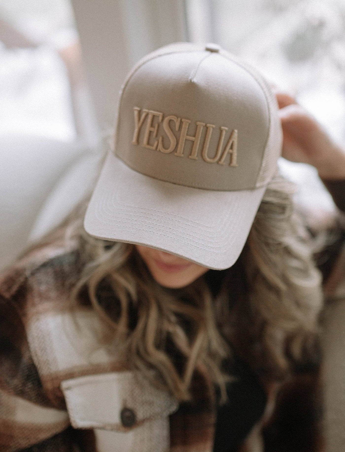 Hat: Yeshua