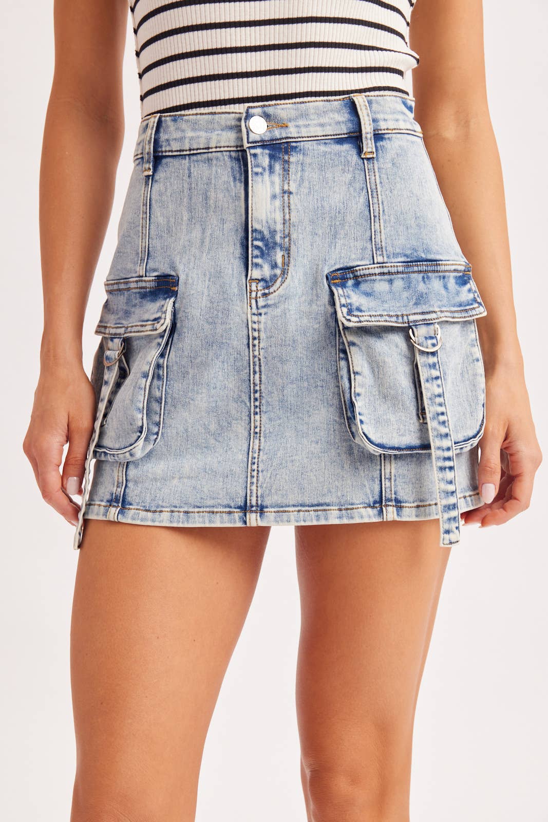 UTILITY CARGO DENIM MINI SKIRT